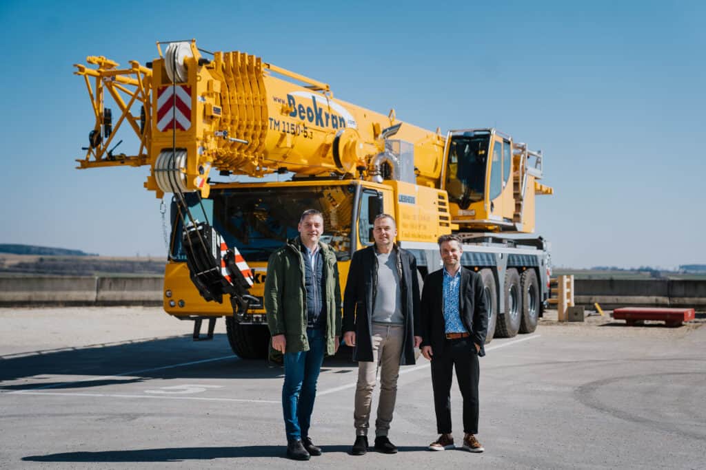 liebherr ltm1150 5 3 beokran handover 300dpi
