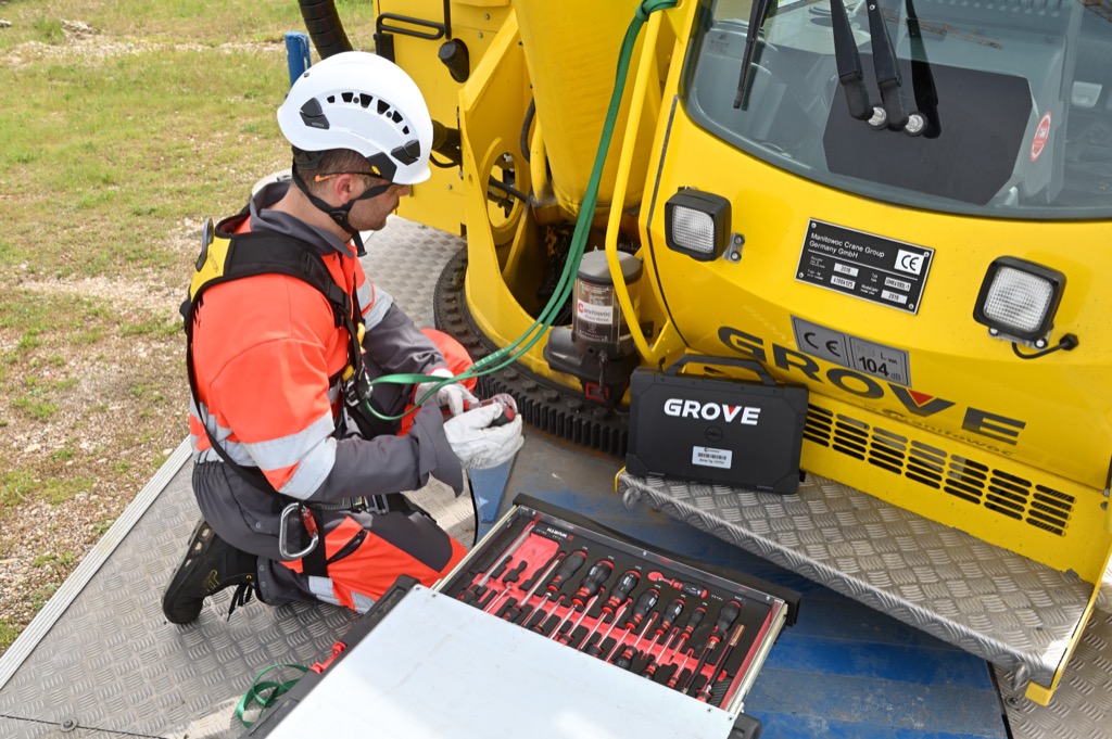 manitowocs comprehensive array of aftermarket services on show at bauma 01
