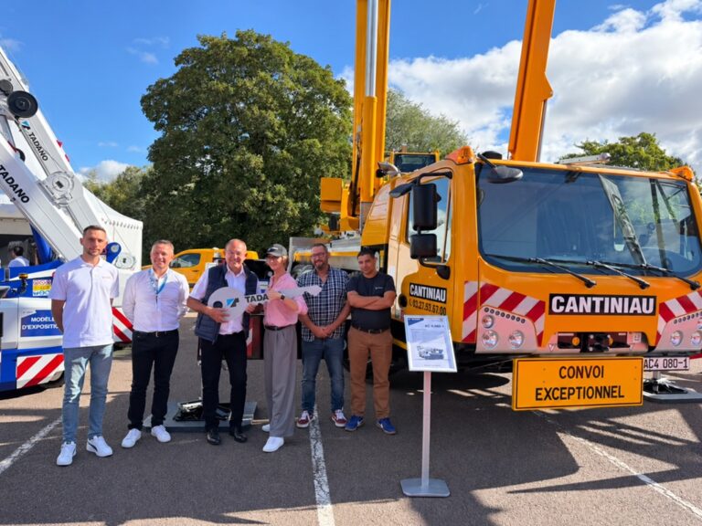 Cantiniau Tadano AC 4.080-1 all terrain crane at JDL Expo 2026