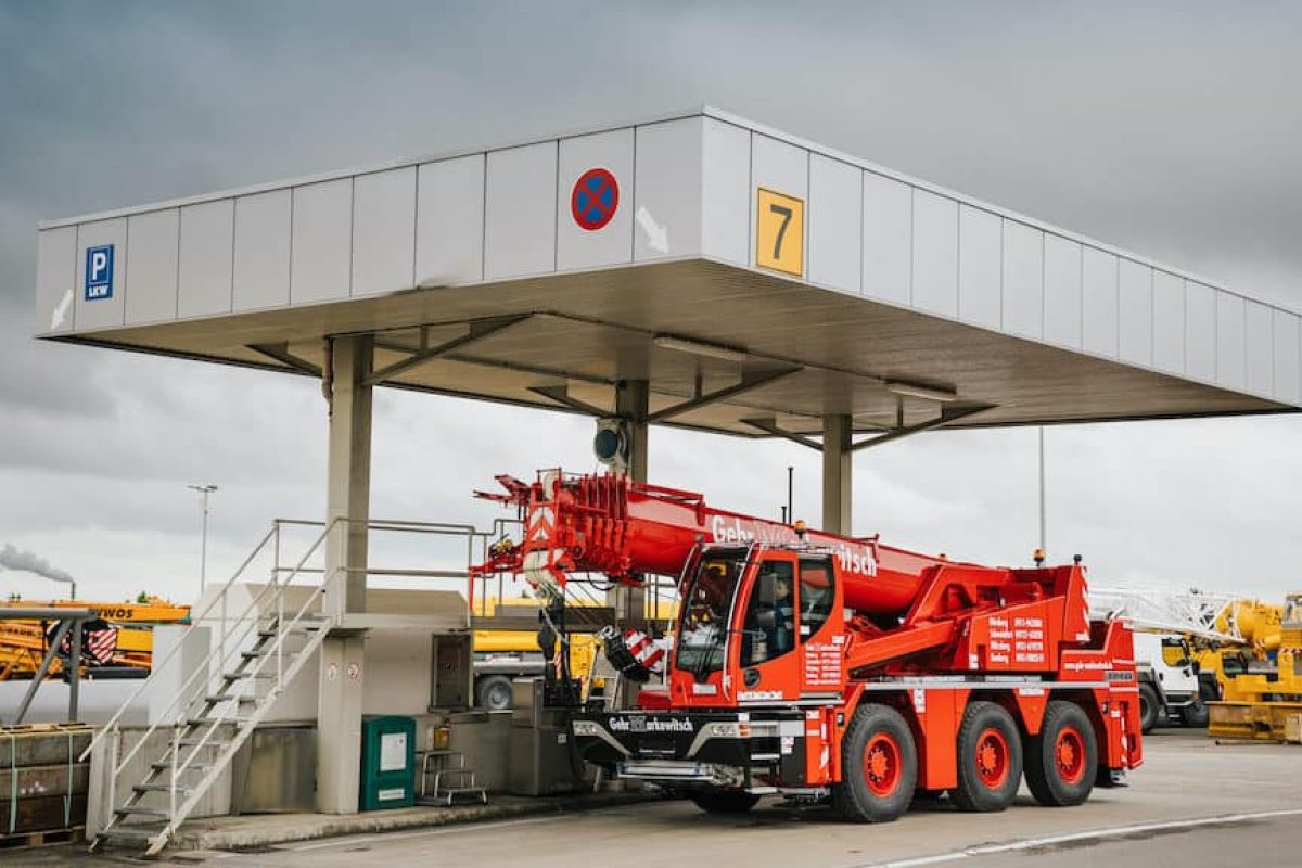 0802 liebherr hvo filling station ehingen 300dpi scaled