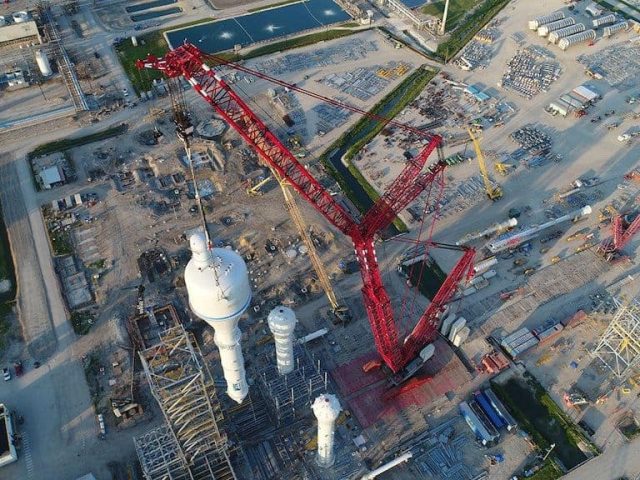 Mammoet contracted for Texas refinery expansion.