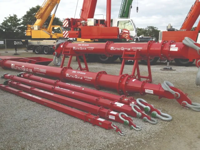 1220 lifting gear uk 3 scaled