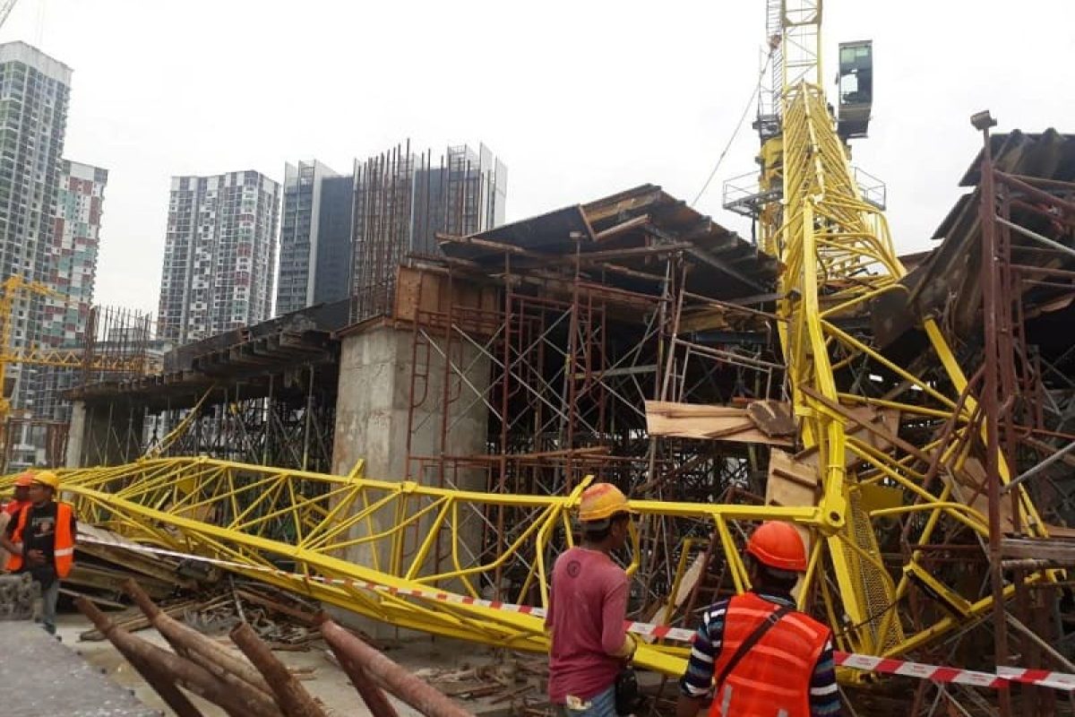 20180201 hab construction tower crane collapse malaysia