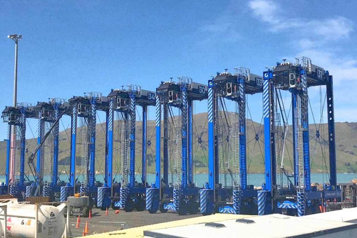 20210628 konecranes noell straddle carriers lyttelton port