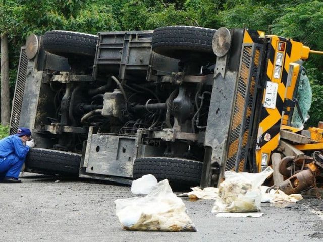 210720 crane accident man killed in tokushima japan