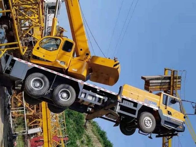 210728 xcmg qy25k5d collapse tower crane 1