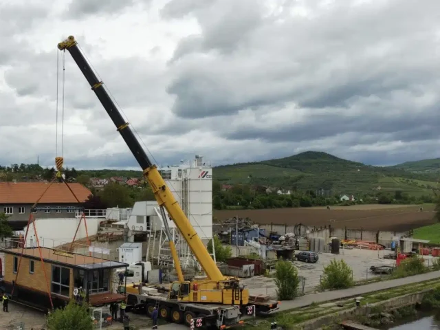 211206 sarens demag ac200