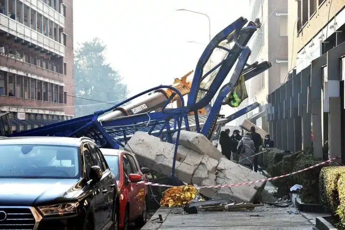 211222 turin crane accident italy 3