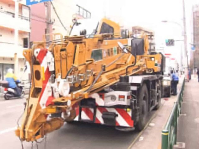 220114 crane accident japan elderly dies