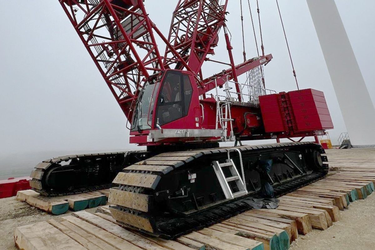 additional mlc300 with vpc max boosts wilkerson crane rentals capacity for the largest tasks 01
