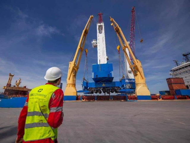Gottwald Mobile Harbour Crane Arrive In Brownsville