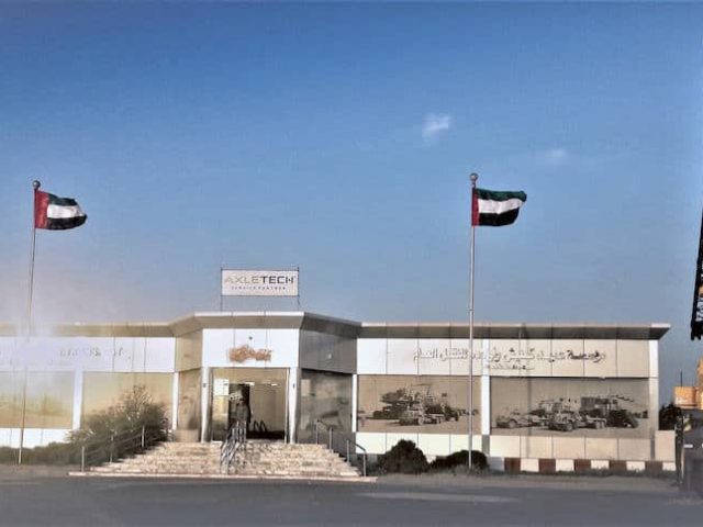 In August 2018, Obaid Kneish and Sons General Transport Establishment (Obaid Kneish and Sons), purchased its first Grove GRT8100 to work in the oil fields of the United Arab Emirates (UAE). The company was immediately impressed with the crane’s competitive load capacity, build quality and smooth operations, and has since added two more to its fleet.