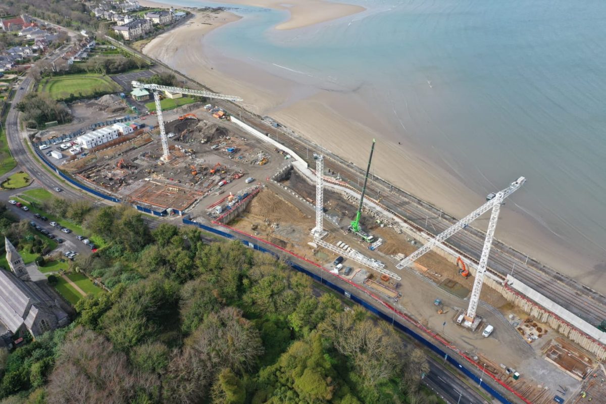 irish cranes installs four raimondi flat tops for ireland newest seafront development 1