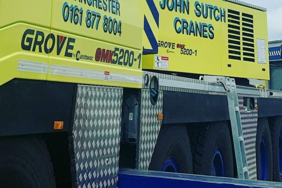 john sutch cranes takes delivery of uks first grove gmk5200 1 all terrain crane 01