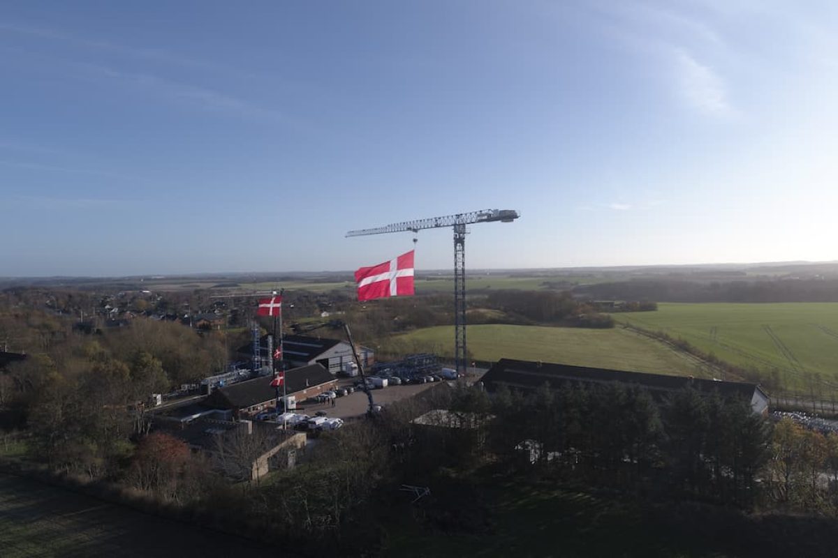 Linden Comansa’s Danish dealer Kran Elektro A/S ran an open house event to celebrate its 50th Anniversary.
Source: Linden Comansa