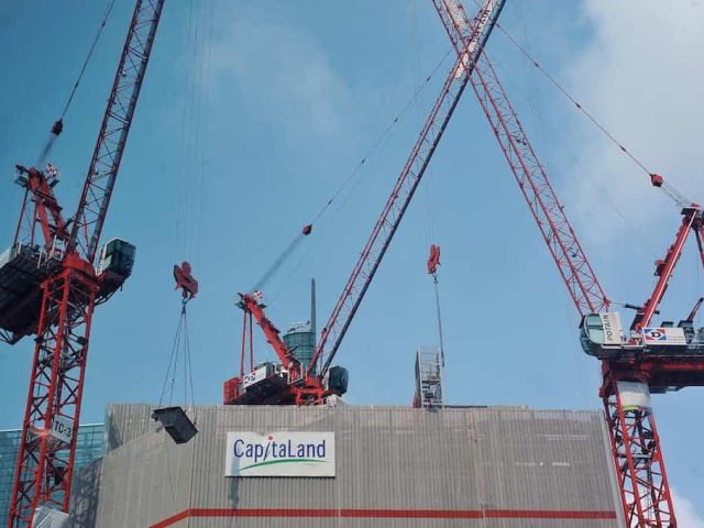 Singapores first Potain MCR 295--1