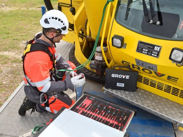 manitowocs comprehensive array of aftermarket services on show at bauma 01