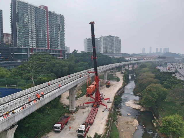 Megalift moves MRT in Malaysia