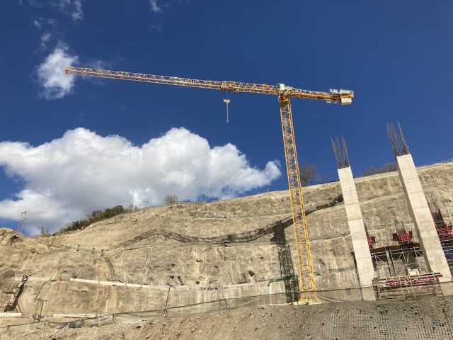 potain lift solutions tackles challenging tanzanian power station project with ease 4
