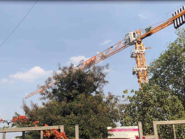 Potain MCT 85 at work on a new temple in India-1