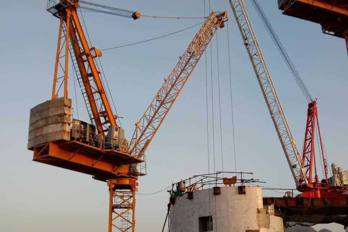 Two Potain tower cranes are helping to build the iconic new Statue of Unity in India, a monument dedicated to Sardar Vallabhabhai Patel, the country’s first deputy prime minister and a prominent leader during the independence movement. Once complete, the 182 m statue will be one of the tallest in the world.