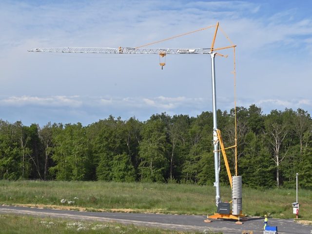 potain launches first crane in the new evy self erecting range 01