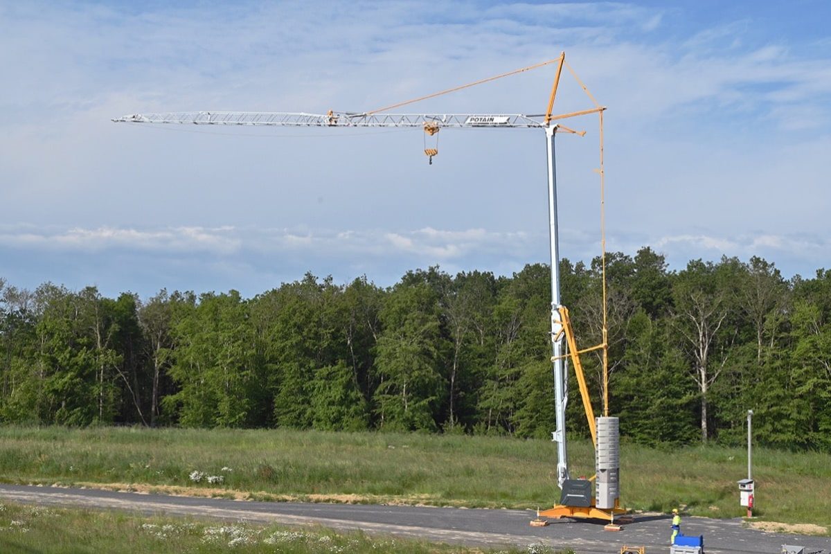 potain launches first crane in the new evy self erecting range 01