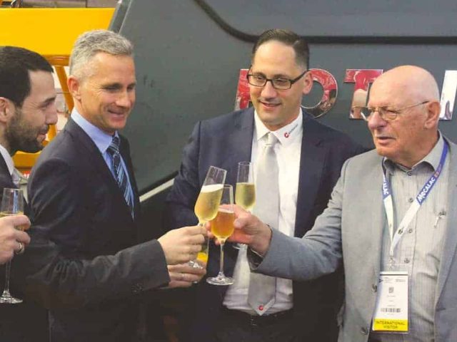 Manitowoc has recognized its longest-serving distribution partner for Potain tower cranes at Intermat Paris 2018. Luxembourg dealer ELWE has been selling Potain cranes for 66 years, having begun its partnership with the French crane brand in 1952.