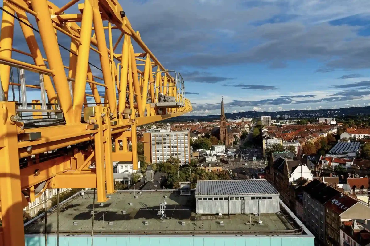 spira erects 25t capacity potain mdt 569 tower crane in just two days for kit lab construction project1