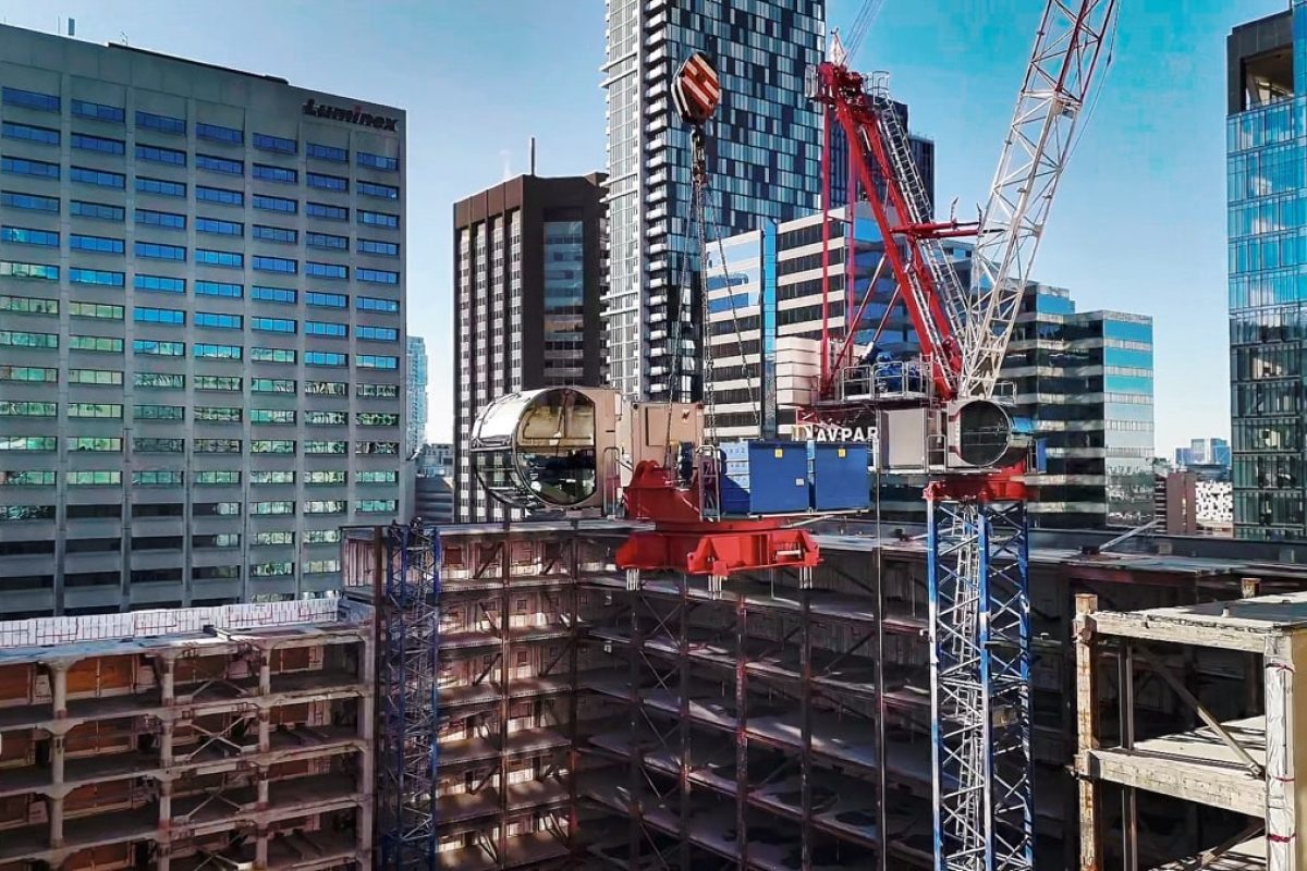 support image two raimondi lr273 luffing cranes for landmark development in toronto