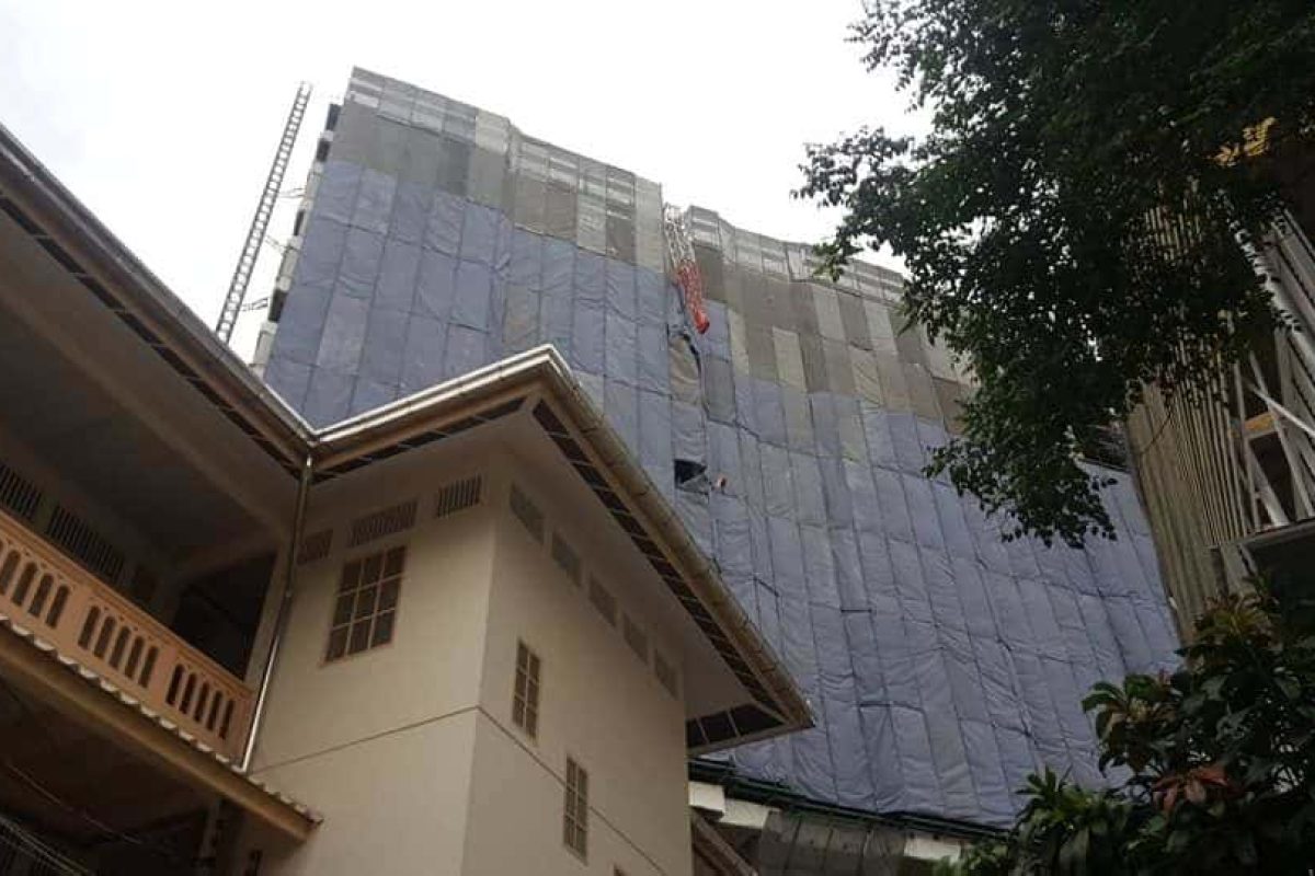 Ten students injured when crane collapses in Bangkok-1