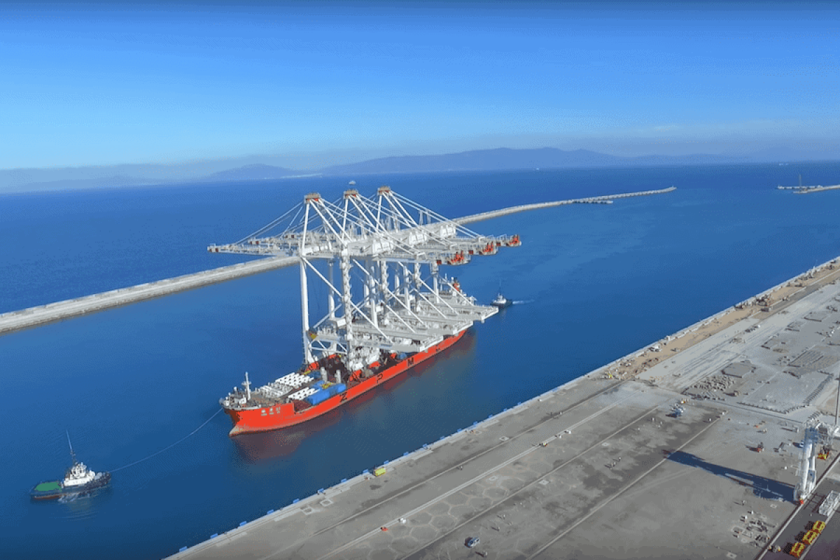The-STS-cranes-appraoching-APM-MedPort-Tangiers-20180302
