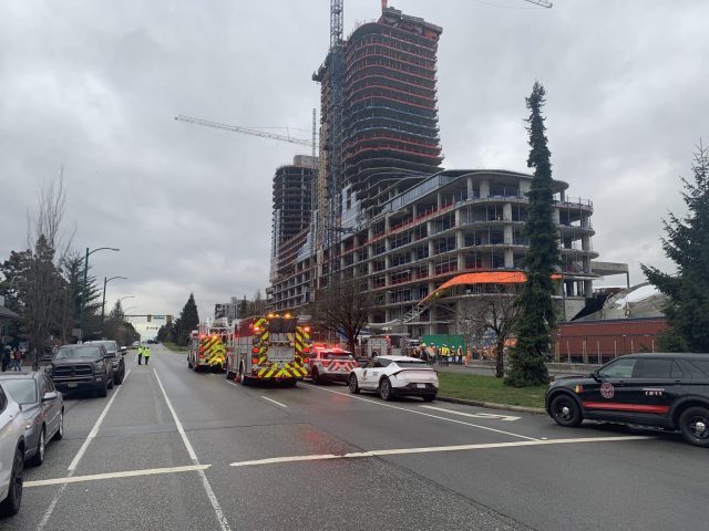 vancouver crane incident oakridge mall 5 2048x1536