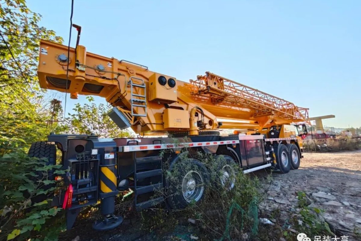 xcmg qy100k5c hydraulic truck crane 3