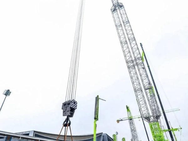 Zoomlion ZCC13000 crawler crane
