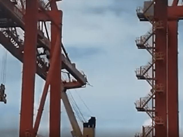 bulker collide with sts crane at puerto rica
