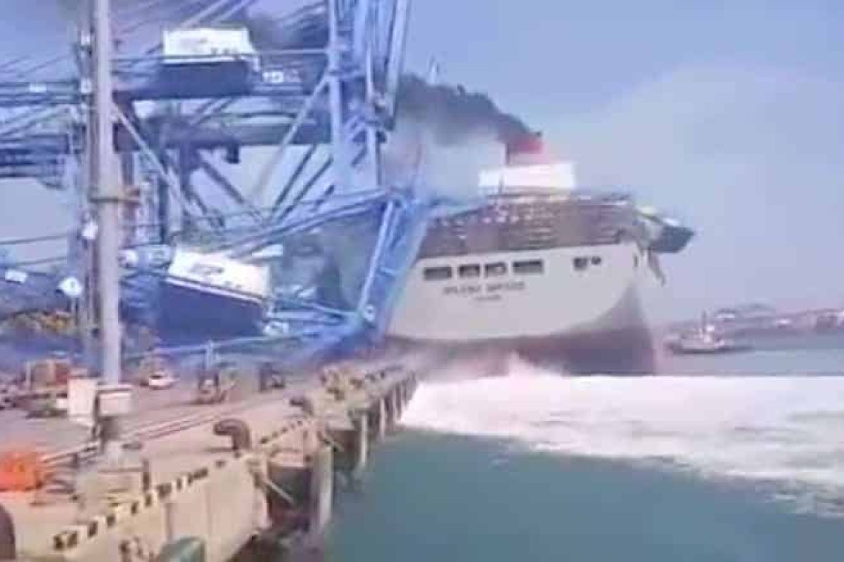 Busan Port Container Accident