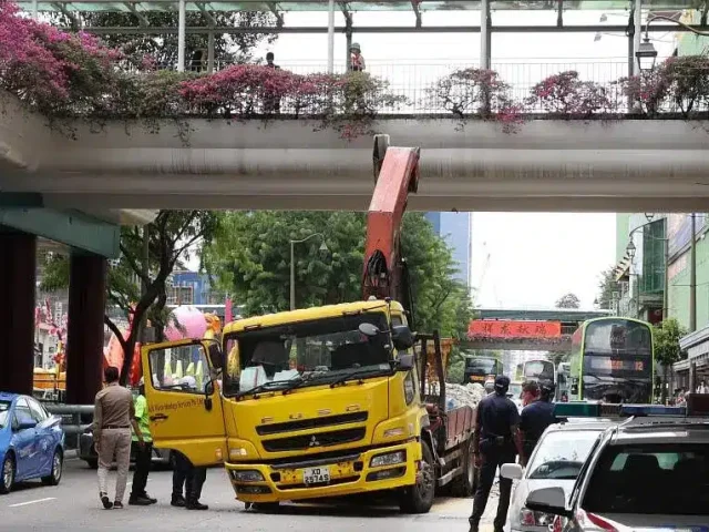 chinatown lorry crane singapore accident