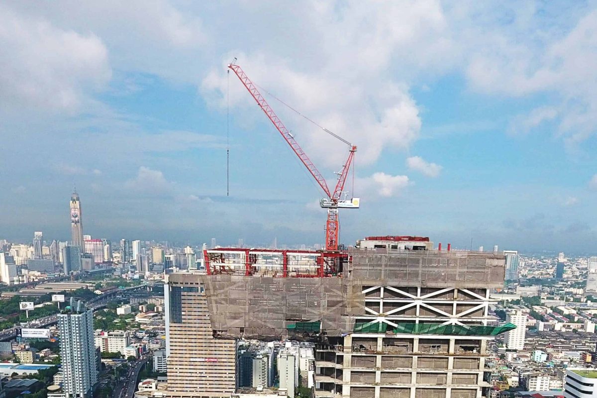 Comansa LCL310 luffing jib tower crane
