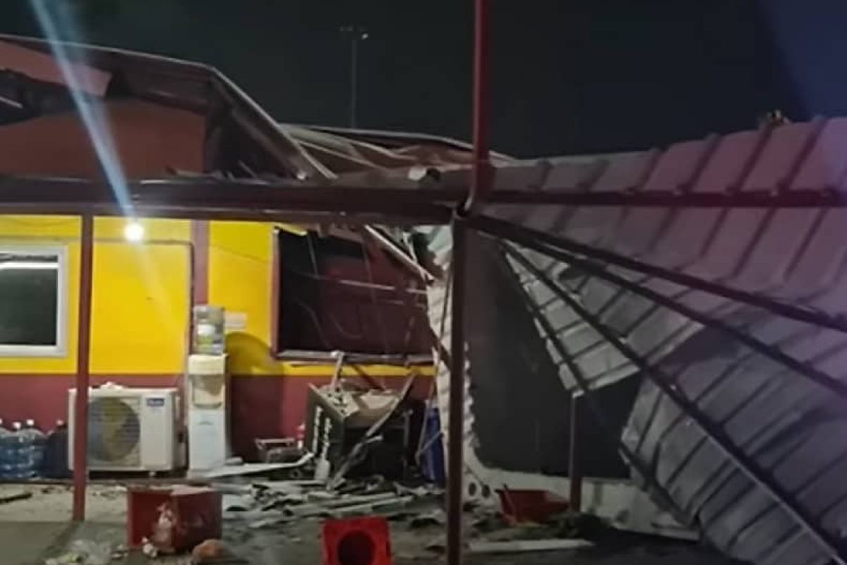 concrete beam dropped in nonthaburi
