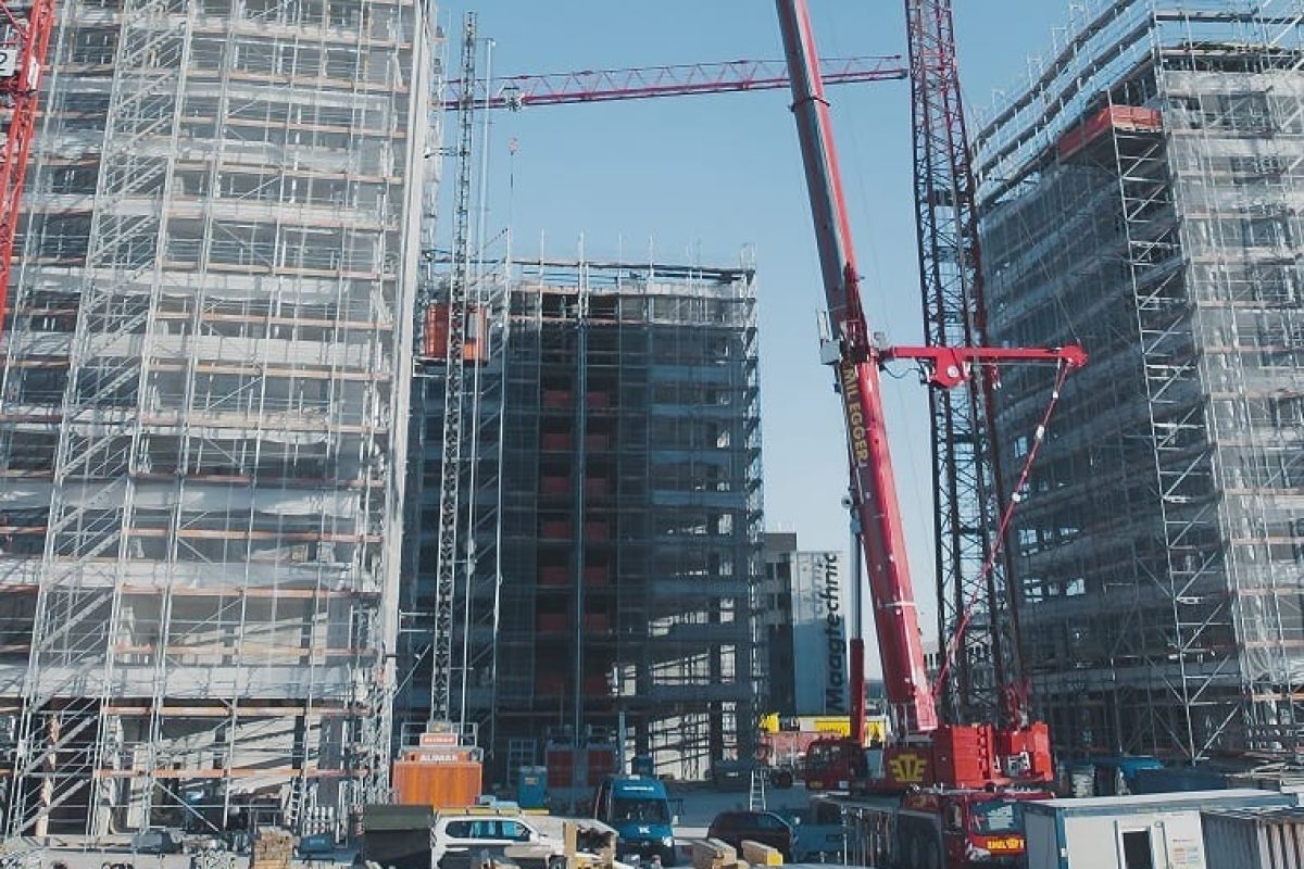 email egger ag erect tower crane thumbnail