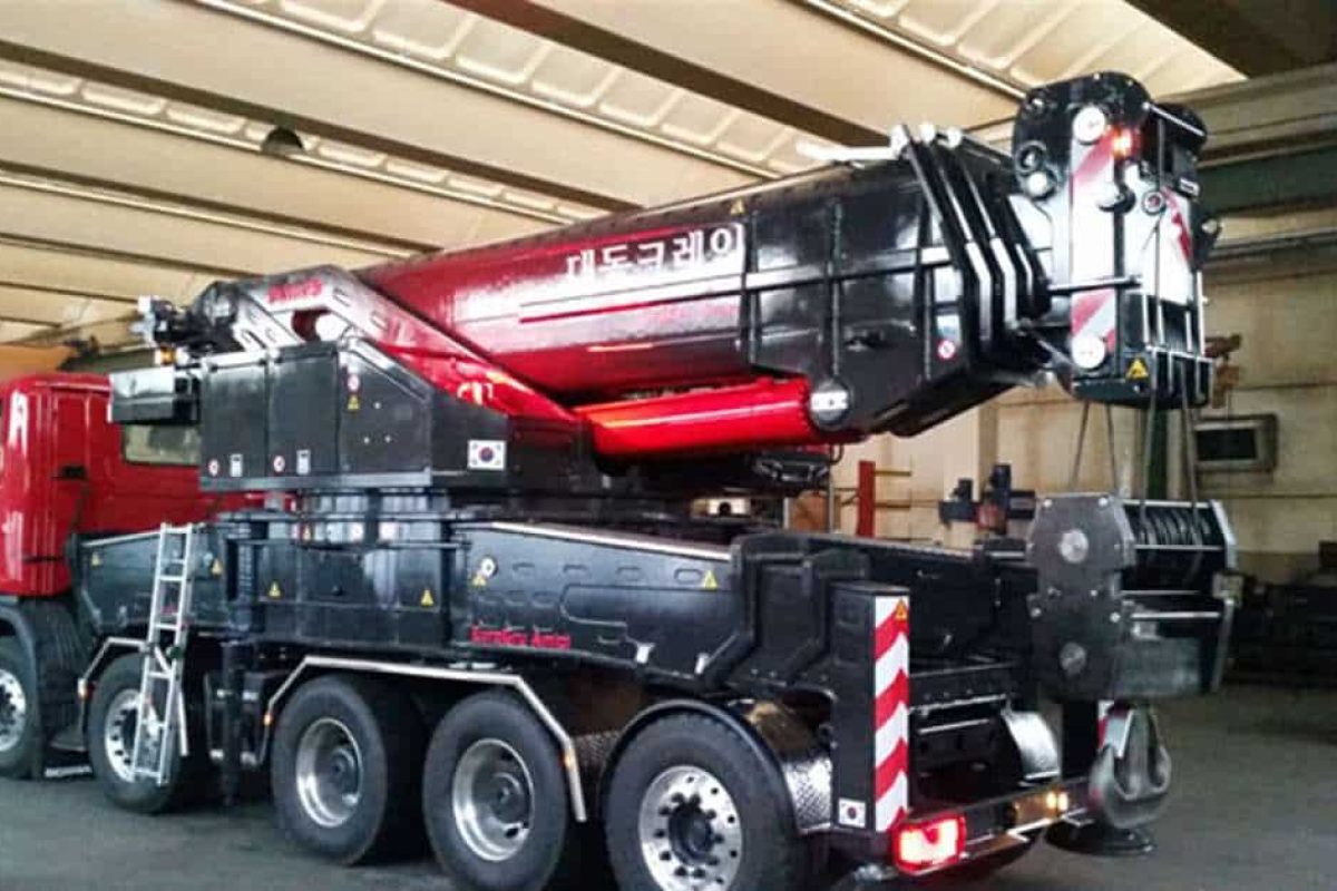 eurogru launched 300 23 truck mounted crane