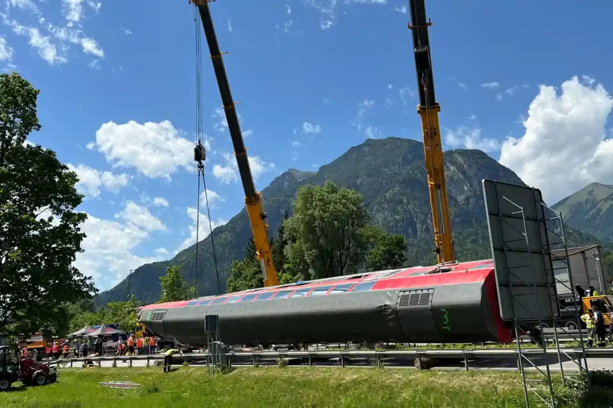 german train crash recovery bavarian alpine 1