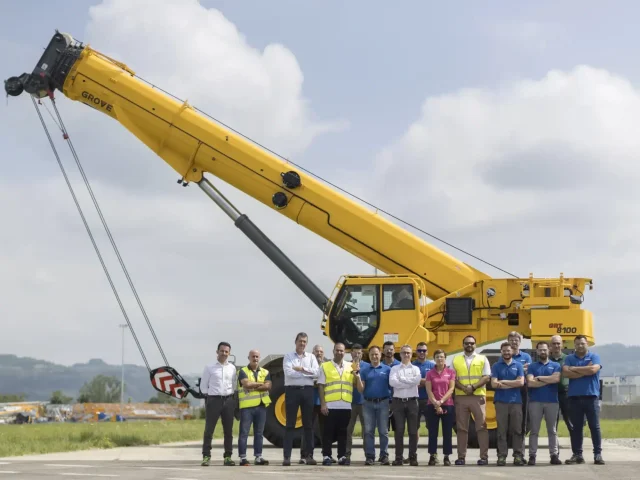 grove grt8100 crane of the year