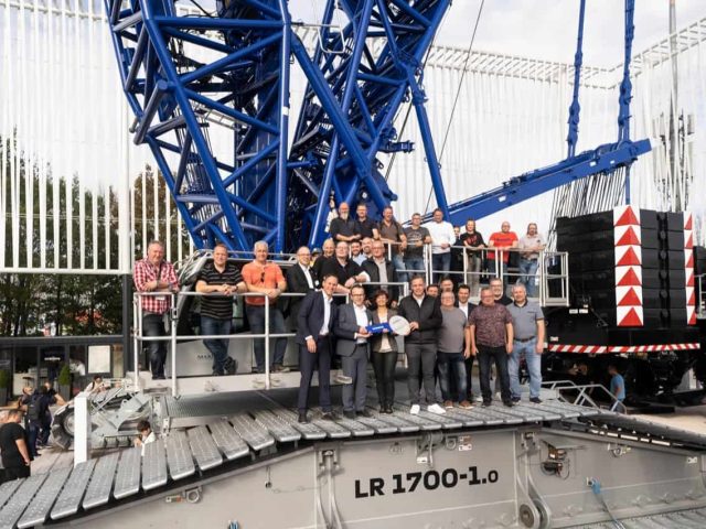 liebherr lr1700 1 0 maxikraft handover bauma 300dpi