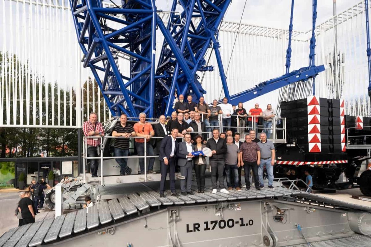 liebherr lr1700 1 0 maxikraft handover bauma 300dpi