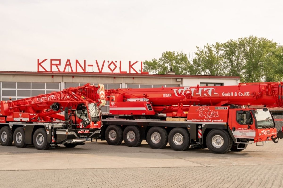 liebherr ltm 1150 5 3 ltc 1050 3 1 voelkl 300dpi.jpg