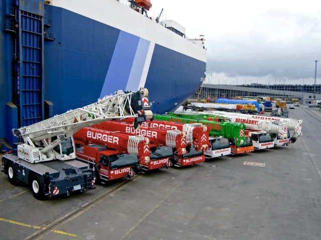 liebherr mobile cranes chile1 300dpi