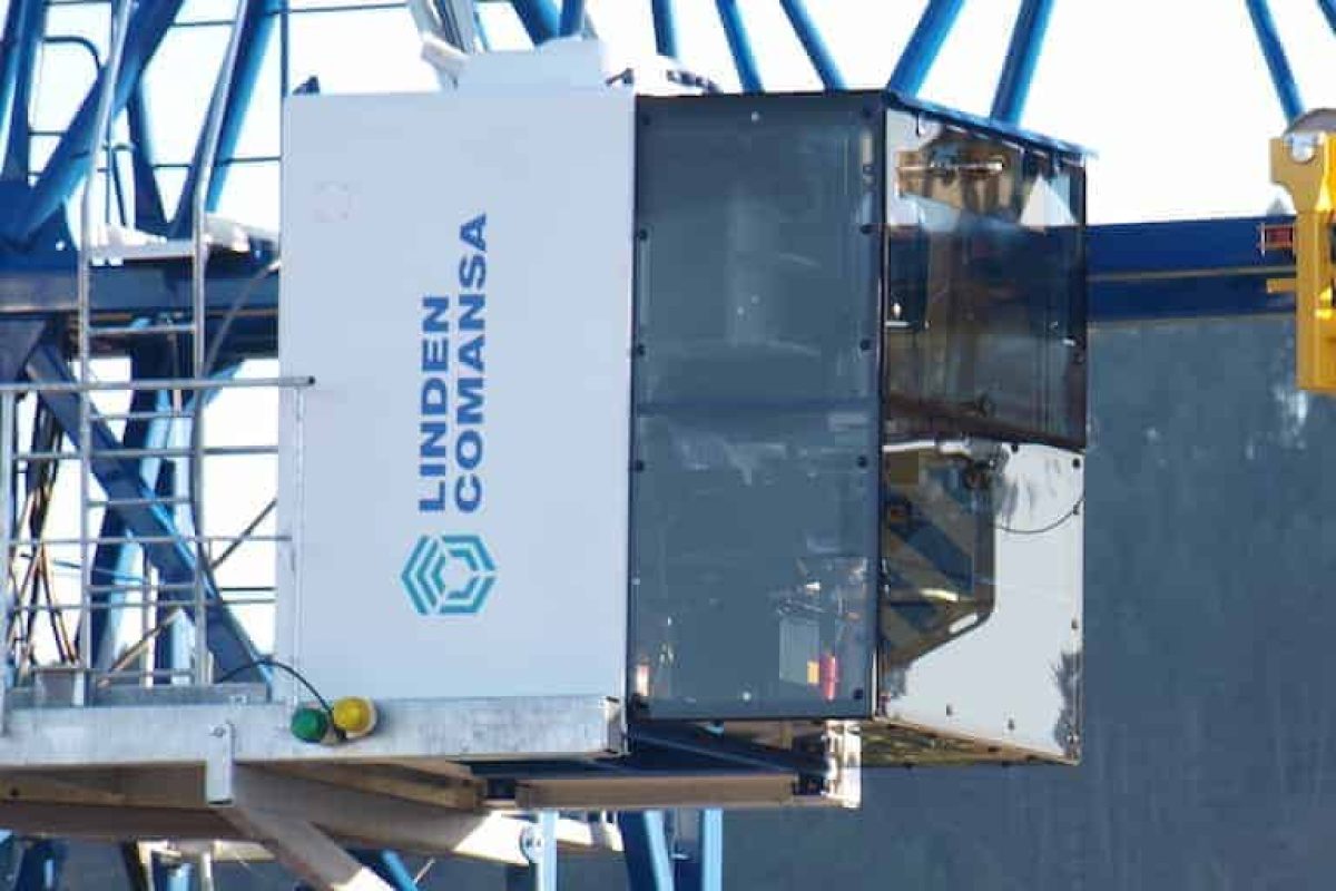 Linden Comansa CUBE operator cab on the tower crane