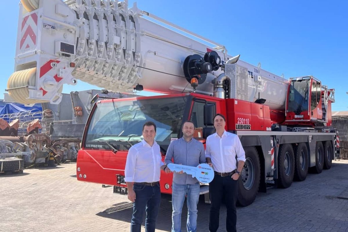 Guindastes Centro Oeste takes over first Liebherr mobile crane LTM 1230-5.1